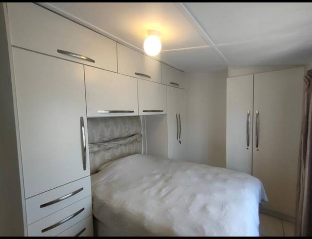 4 BEDROOM HOUSE FOR SALE IN MONTFORD